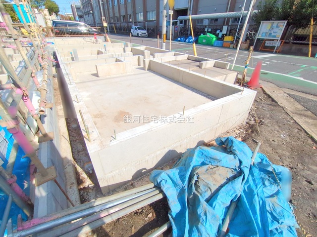 G00383586 埼玉県蕨市塚越５丁目 新築一戸建て 5280万円 土地面積73.54m² (約22.24坪) 建物面積105.30m² (約31.85坪) 間取り３ＳＬＤＫ 築年月2026年01月【外観5】