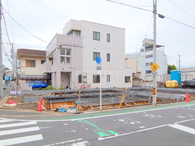 G00383586 埼玉県蕨市塚越５丁目 新築一戸建て 5280万円 土地面積73.54m² (約22.24坪) 建物面積105.30m² (約31.85坪) 間取り３ＳＬＤＫ 築年月2026年01月【外観7】