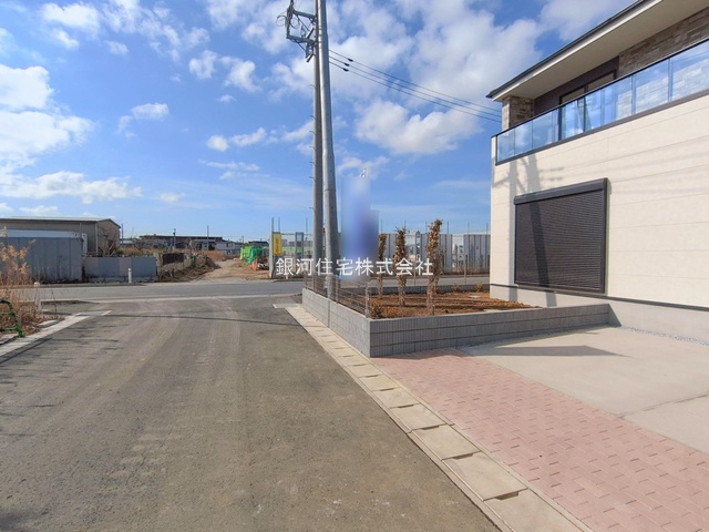 G00384278 千葉県市川市北方町４丁目 新築一戸建て 5888万円 土地面積160.05m² (約48.41坪) 建物面積105.96m² (約32.05坪) 間取り４ＬＤＫ 築年月2026年02月【外観5】