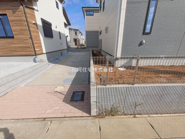 G00384278 千葉県市川市北方町４丁目 新築一戸建て 5888万円 土地面積160.05m² (約48.41坪) 建物面積105.96m² (約32.05坪) 間取り４ＬＤＫ 築年月2026年02月【外観7】