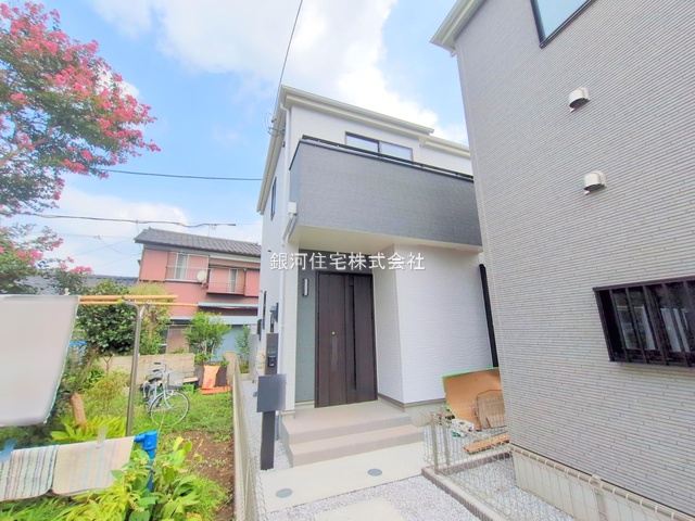 G00384458 埼玉県川口市上青木１丁目 新築一戸建て 4090万円 土地面積106.49m² (約32.21坪) 建物面積79.70m² (約24.10坪) 間取り３ＬＤＫ 築年月2025年10月(築１年以内)【外観2】