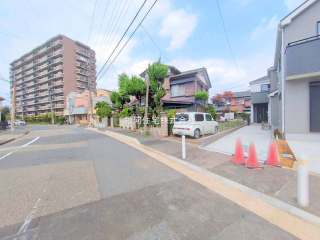 G00384458 埼玉県川口市上青木１丁目 新築一戸建て 4090万円 土地面積106.49m² (約32.21坪) 建物面積79.70m² (約24.10坪) 間取り３ＬＤＫ 築年月2025年10月(築１年以内)【外観3】