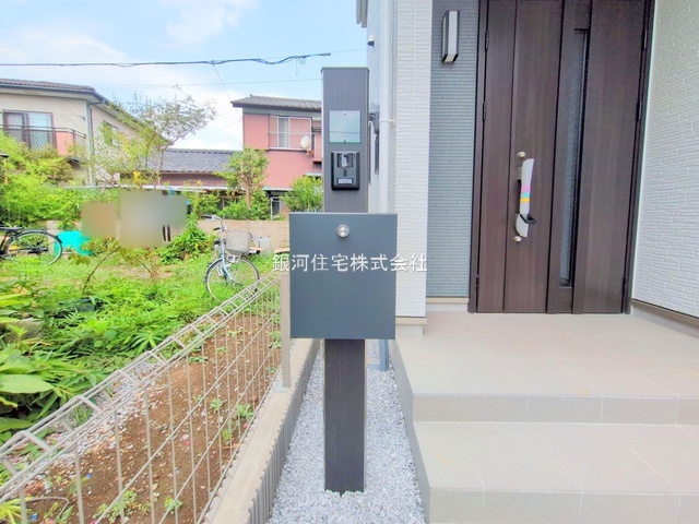 G00384458 埼玉県川口市上青木１丁目 新築一戸建て 4090万円 土地面積106.49m² (約32.21坪) 建物面積79.70m² (約24.10坪) 間取り３ＬＤＫ 築年月2025年10月(築１年以内)【外観5】