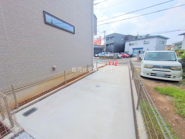 G00384458 埼玉県川口市上青木１丁目 新築一戸建て 4090万円 土地面積106.49m² (約32.21坪) 建物面積79.70m² (約24.10坪) 間取り３ＬＤＫ 築年月2025年10月(築１年以内)【外観10】