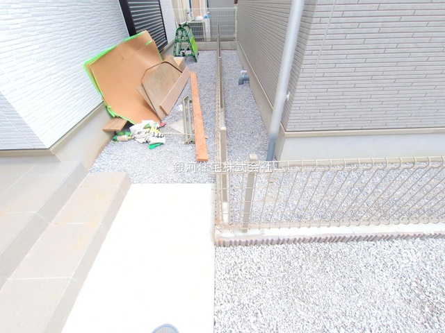 G00384458 埼玉県川口市上青木１丁目 新築一戸建て 4090万円 土地面積106.49m² (約32.21坪) 建物面積79.70m² (約24.10坪) 間取り３ＬＤＫ 築年月2025年10月(築１年以内)【外観15】