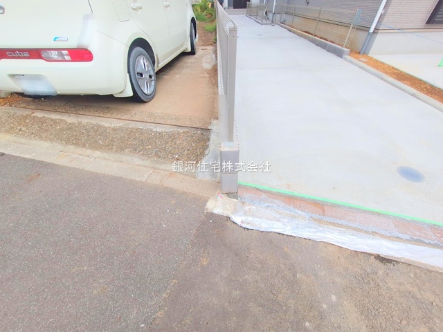 G00384458 埼玉県川口市上青木１丁目 新築一戸建て 4090万円 土地面積106.49m² (約32.21坪) 建物面積79.70m² (約24.10坪) 間取り３ＬＤＫ 築年月2025年10月(築１年以内)【外観17】