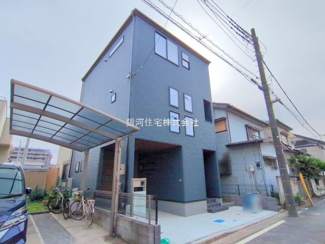 G00384464 埼玉県三郷市早稲田５丁目 新築一戸建て 3690万円 土地面積74.93m² (約22.66坪) 建物面積109.75m² (約33.19坪) 間取り３ＳＬＤＫ 築年月2025年10月(築１年以内)【外観2】