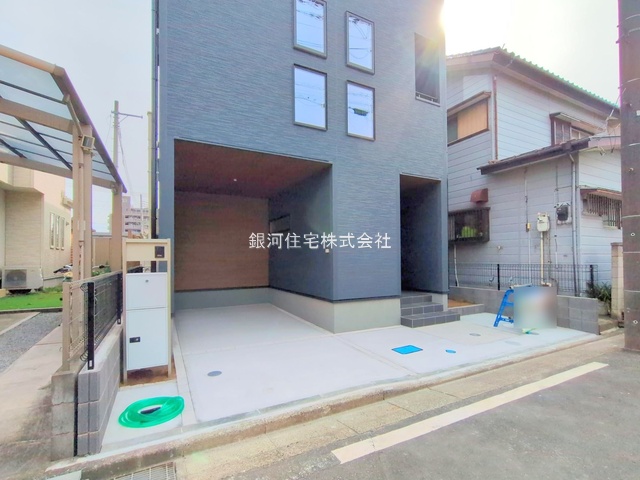 G00384464 埼玉県三郷市早稲田５丁目 新築一戸建て 3690万円 土地面積74.93m² (約22.66坪) 建物面積109.75m² (約33.19坪) 間取り３ＳＬＤＫ 築年月2025年10月(築１年以内)【外観4】