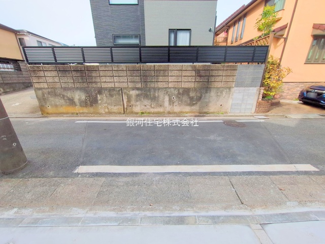 G00384464 埼玉県三郷市早稲田５丁目 新築一戸建て 3690万円 土地面積74.93m² (約22.66坪) 建物面積109.75m² (約33.19坪) 間取り３ＳＬＤＫ 築年月2025年10月(築１年以内)【外観13】