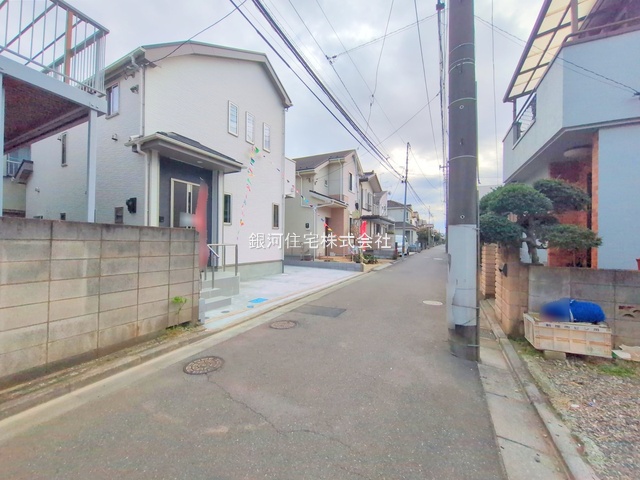 G00384465 埼玉県新座市野火止５丁目 新築一戸建て 3290万円 土地面積89.52m² (約27.07坪) 建物面積71.21m² (約21.54坪) 間取り３ＬＤＫ 築年月2025年10月(築１年以内)【外観3】