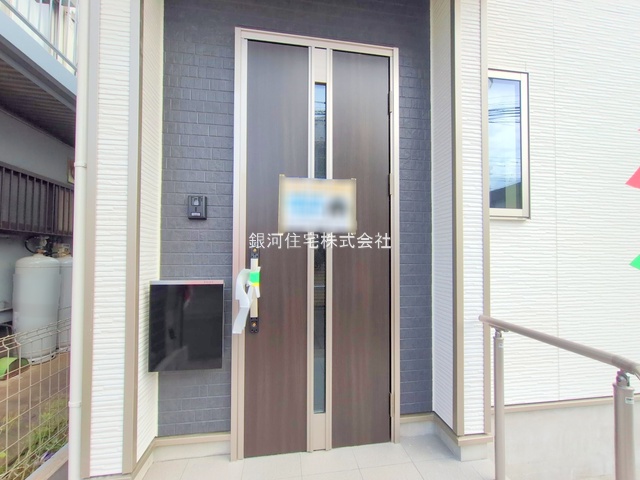 G00384465 埼玉県新座市野火止５丁目 新築一戸建て 3290万円 土地面積89.52m² (約27.07坪) 建物面積71.21m² (約21.54坪) 間取り３ＬＤＫ 築年月2025年10月(築１年以内)【外観18】