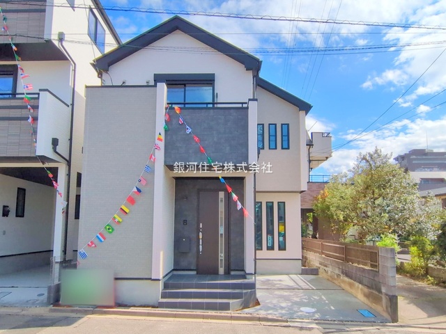 G00384468 埼玉県さいたま市浦和区領家６丁目 新築一戸建て 6690万円 土地面積79.90m² (約24.16坪) 建物面積91.81m² (約27.77坪) 間取り３ＳＬＤＫ 築年月2025年10月(築１年以内)【外観2】