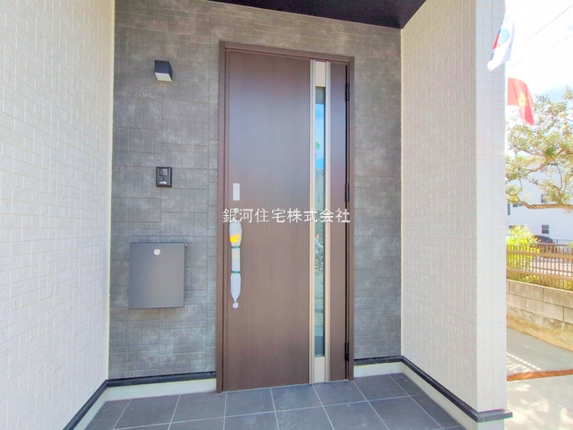 G00384468 埼玉県さいたま市浦和区領家６丁目 新築一戸建て 6690万円 土地面積79.90m² (約24.16坪) 建物面積91.81m² (約27.77坪) 間取り３ＳＬＤＫ 築年月2025年10月(築１年以内)【外観5】