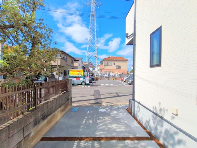 G00384468 埼玉県さいたま市浦和区領家６丁目 新築一戸建て 6690万円 土地面積79.90m² (約24.16坪) 建物面積91.81m² (約27.77坪) 間取り３ＳＬＤＫ 築年月2025年10月(築１年以内)【外観7】