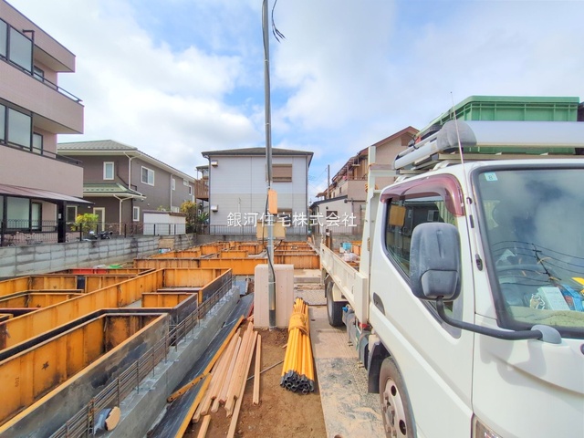 G00384478 埼玉県戸田市笹目３丁目 新築一戸建て 4790万円 土地面積105.37m² (約31.87坪) 建物面積83.22m² (約25.17坪) 間取り３ＬＤＫ 築年月2026年01月【外観5】