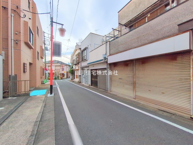 G00384489 東京都世田谷区若林３丁目 中古一戸建て 6980万円 土地面積56.55m² (約17.10坪) 建物面積91.39m² (約27.64坪) 間取り３ＬＫ 築年月1960年01月(築65年)【外観3】