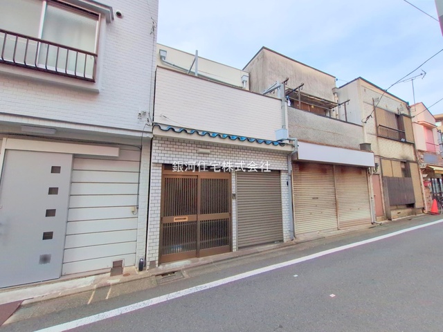 G00384489 東京都世田谷区若林３丁目 中古一戸建て 6980万円 土地面積56.55m² (約17.10坪) 建物面積91.39m² (約27.64坪) 間取り３ＬＫ 築年月1960年01月(築65年)【外観4】