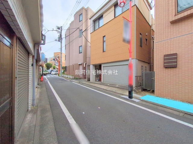 G00384489 東京都世田谷区若林３丁目 中古一戸建て 6980万円 土地面積56.55m² (約17.10坪) 建物面積91.39m² (約27.64坪) 間取り３ＬＫ 築年月1960年01月(築65年)【外観6】