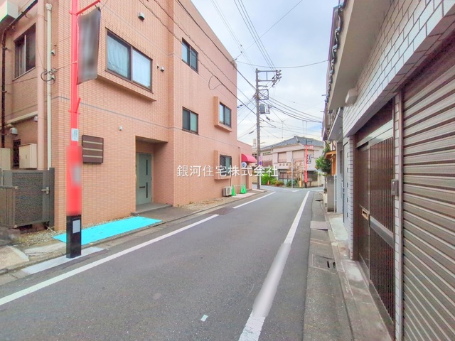 G00384489 東京都世田谷区若林３丁目 中古一戸建て 6980万円 土地面積56.55m² (約17.10坪) 建物面積91.39m² (約27.64坪) 間取り３ＬＫ 築年月1960年01月(築65年)【外観13】