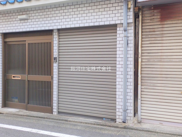 G00384489 東京都世田谷区若林３丁目 中古一戸建て 6980万円 土地面積56.55m² (約17.10坪) 建物面積91.39m² (約27.64坪) 間取り３ＬＫ 築年月1960年01月(築65年)【外観15】