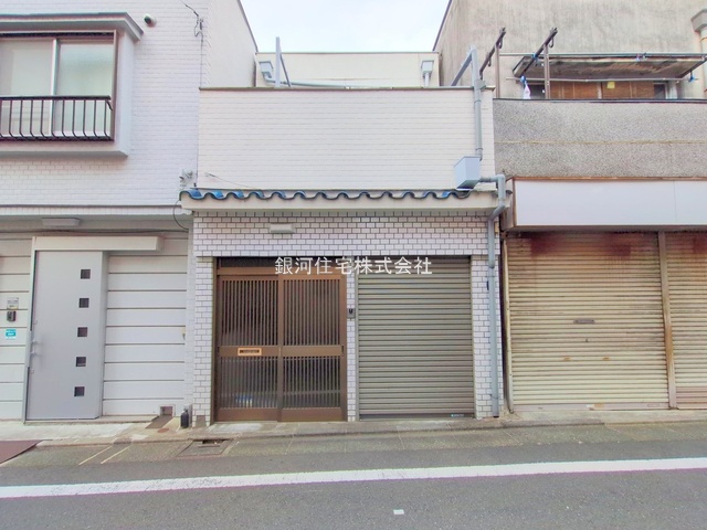 G00384489 東京都世田谷区若林３丁目 中古一戸建て 6980万円 土地面積56.55m² (約17.10坪) 建物面積91.39m² (約27.64坪) 間取り３ＬＫ 築年月1960年01月(築65年)【外観16】