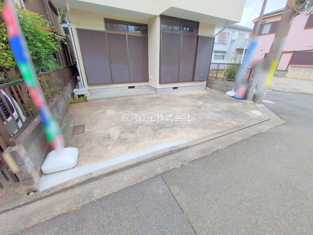 G00384508 神奈川県相模原市南区御園４丁目 中古一戸建て 2699万円 土地面積82.51m² (約24.95坪) 建物面積80.96m² (約24.49坪) 間取り３ＬＤＫ 築年月1993年11月(築32年)【外観8】