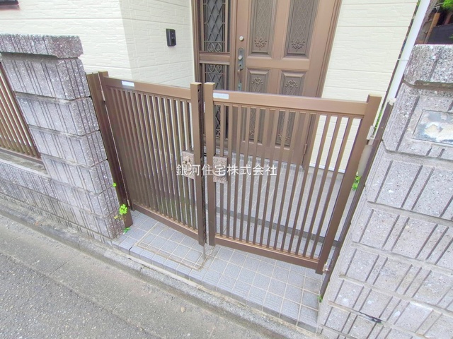 G00384508 神奈川県相模原市南区御園４丁目 中古一戸建て 2699万円 土地面積82.51m² (約24.95坪) 建物面積80.96m² (約24.49坪) 間取り３ＬＤＫ 築年月1993年11月(築32年)【外観10】