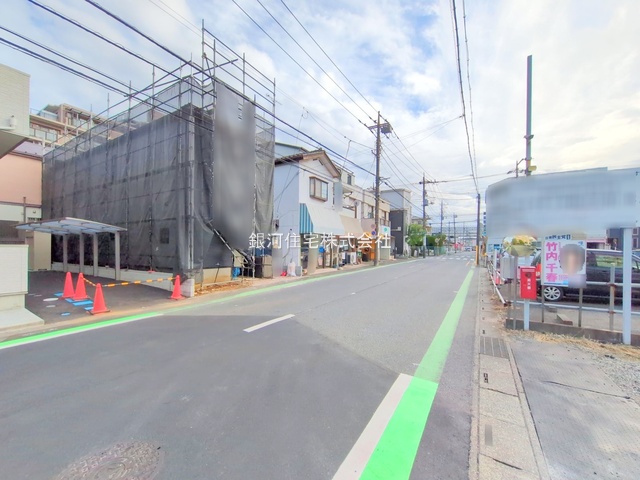 G00384516 埼玉県川口市大字安行領根岸 新築一戸建て 3499万円 土地面積93.70m² (約28.34坪) 建物面積93.57m² (約28.30坪) 間取り３ＬＤＫ 築年月2025年11月(築１年以内)【外観3】