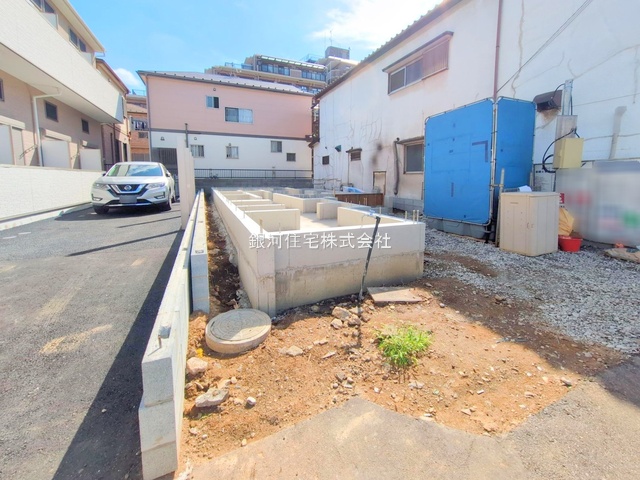 G00384516 埼玉県川口市大字安行領根岸 新築一戸建て 3499万円 土地面積93.70m² (約28.34坪) 建物面積93.57m² (約28.30坪) 間取り３ＬＤＫ 築年月2025年11月(築１年以内)【外観7】