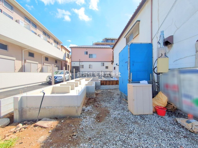 G00384516 埼玉県川口市大字安行領根岸 新築一戸建て 3499万円 土地面積93.70m² (約28.34坪) 建物面積93.57m² (約28.30坪) 間取り３ＬＤＫ 築年月2025年11月(築１年以内)【外観8】