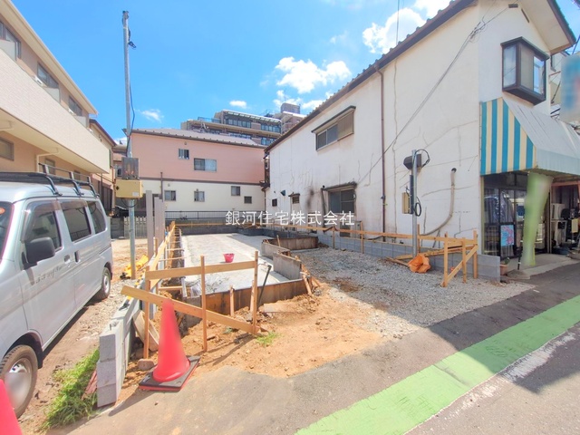 G00384516 埼玉県川口市大字安行領根岸 新築一戸建て 3499万円 土地面積93.70m² (約28.34坪) 建物面積93.57m² (約28.30坪) 間取り３ＬＤＫ 築年月2025年11月(築１年以内)【外観11】