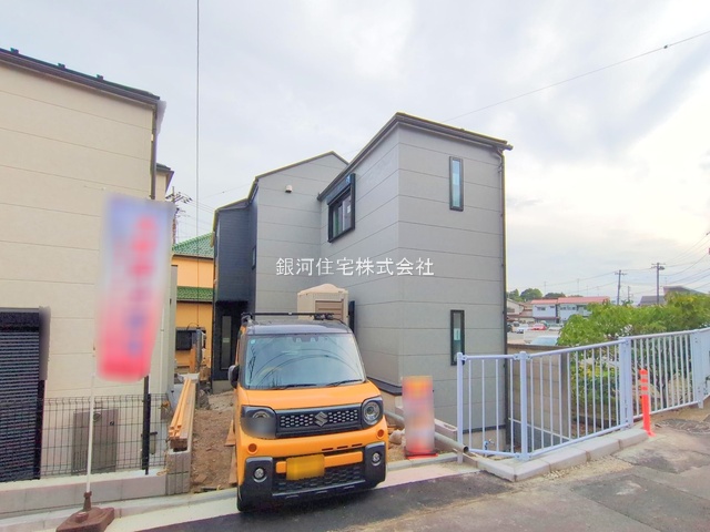 G00384527 神奈川県横浜市中区簑沢 新築一戸建て 5280万円 土地面積100.11m² (約30.28坪) 建物面積92.94m² (約28.11坪) 間取り３ＳＬＤＫ 築年月2025年10月(築１年以内)【外観4】