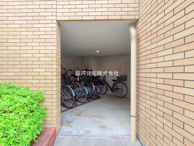 G00384552 神奈川県横浜市港北区大倉山３丁目 中古マンション 8680万円 専有面積86.90m² (約26.28坪) 間取り３ＬＤＫ 所在階3階 築年月2002年10月(築23年)【外観6】