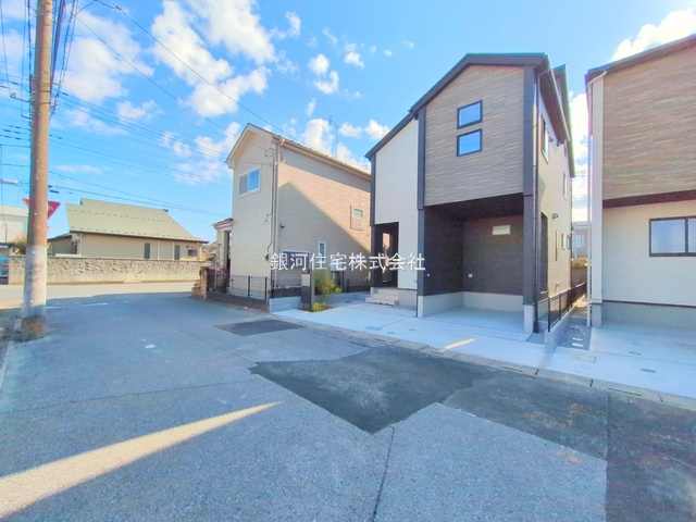 G00385507 埼玉県春日部市豊町４丁目 新築一戸建て 4190万円 土地面積110.54m² (約33.43坪) 建物面積103.71m² (約31.37坪) 間取り３ＬＤＫ 築年月2025年12月(築１年以内)【外観3】