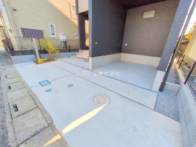 G00385507 埼玉県春日部市豊町４丁目 新築一戸建て 4190万円 土地面積110.54m² (約33.43坪) 建物面積103.71m² (約31.37坪) 間取り３ＬＤＫ 築年月2025年12月(築１年以内)【外観6】