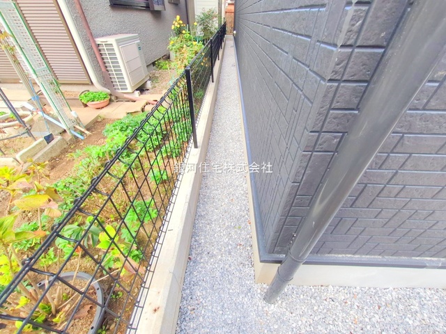 G00385508 埼玉県蓮田市西新宿３丁目 新築一戸建て 3990万円 土地面積171.29m² (約51.81坪) 建物面積97.50m² (約29.49坪) 間取り３ＬＤＫ 築年月2025年11月(築１年以内)【外観11】