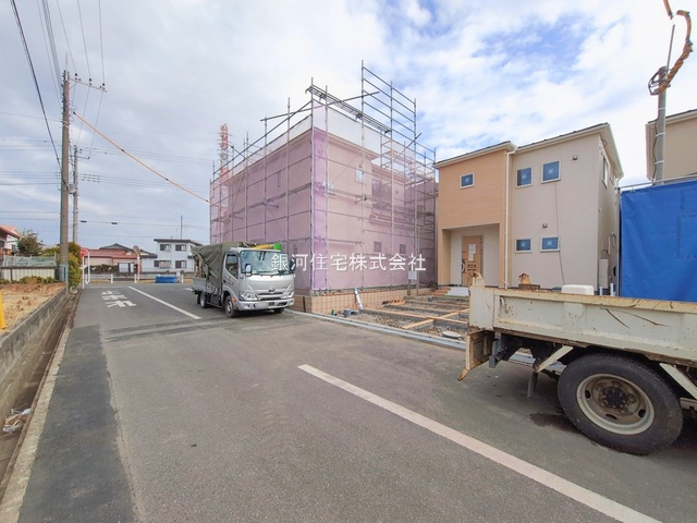 G00385516 埼玉県久喜市栗原４丁目 新築一戸建て 2780万円 土地面積156.79m² (約47.42坪) 建物面積103.09m² (約31.18坪) 間取り３ＬＤＫ 築年月2026年02月【外観3】