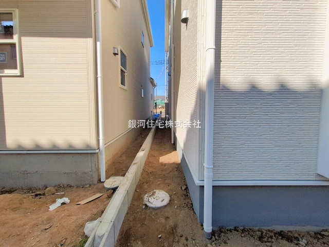 G00385516 埼玉県久喜市栗原４丁目 新築一戸建て 2780万円 土地面積156.79m² (約47.42坪) 建物面積103.09m² (約31.18坪) 間取り３ＬＤＫ 築年月2026年02月【外観8】