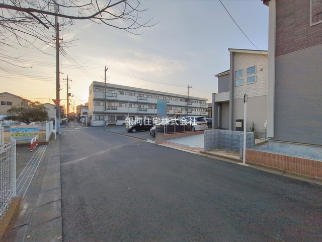 G00385534 埼玉県所沢市東狭山ヶ丘１丁目 新築一戸建て 4580万円 土地面積124.37m² (約37.62坪) 建物面積100.20m² (約30.31坪) 間取り３ＬＤＫ 築年月2025年12月(築１年以内)【外観3】