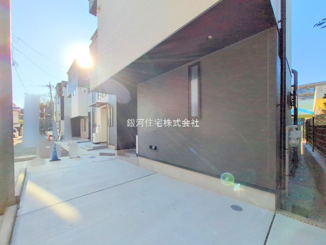 G00385588 神奈川県川崎市高津区明津 新築一戸建て 5880万円 土地面積70.41m² (約21.29坪) 建物面積101.41m² (約30.67坪) 間取り３ＳＬＤＫ 築年月2025年12月(築１年以内)【外観10】