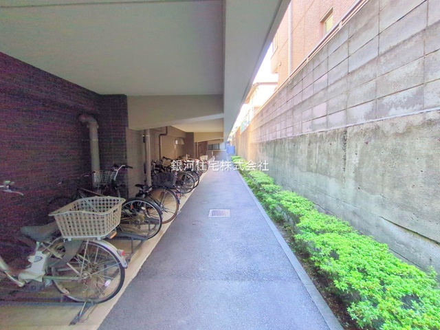 G00385595 神奈川県横浜市青葉区つつじが丘 中古マンション 6199万円 専有面積75.94m² (約22.97坪) 間取り３ＬＤＫ 所在階2階 築年月1999年09月(築26年)【外観9】