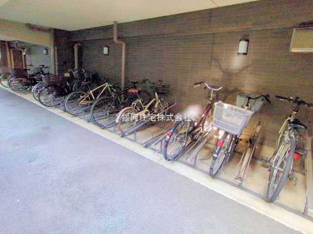 G00385595 神奈川県横浜市青葉区つつじが丘 中古マンション 6199万円 専有面積75.94m² (約22.97坪) 間取り３ＬＤＫ 所在階2階 築年月1999年09月(築26年)【外観10】