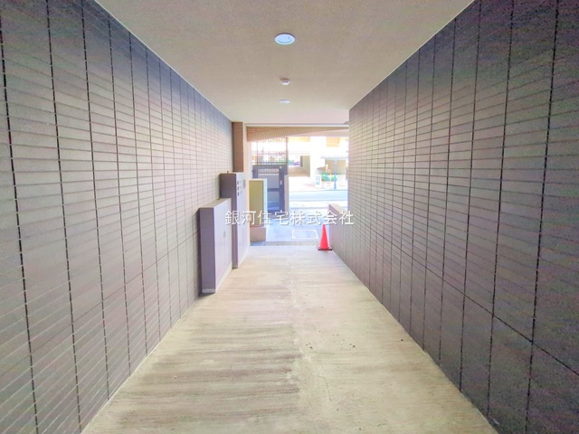 G00385595 神奈川県横浜市青葉区つつじが丘 中古マンション 6199万円 専有面積75.94m² (約22.97坪) 間取り３ＬＤＫ 所在階2階 築年月1999年09月(築26年)【外観11】