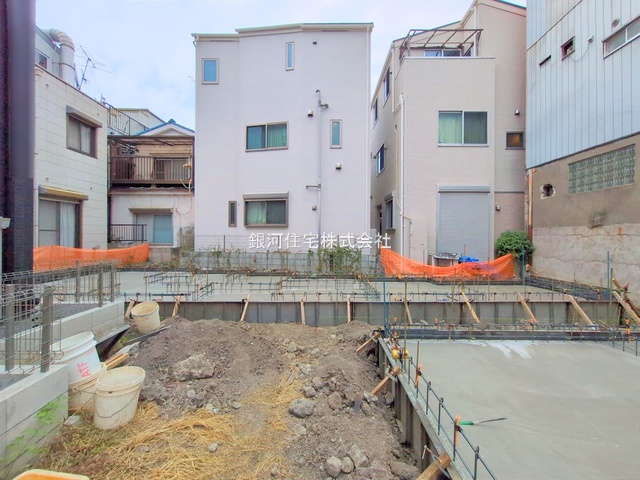 G00385614 東京都荒川区西尾久５丁目 新築一戸建て 7290万円 土地面積92.29m² (約27.91坪) 建物面積102.91m² (約31.13坪) 間取り３ＬＤＫ 築年月2026年04月【外観7】