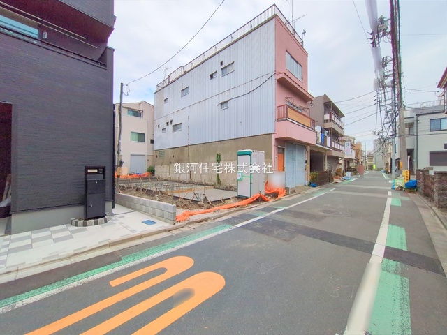 G00385614 東京都荒川区西尾久５丁目 新築一戸建て 7290万円 土地面積92.29m² (約27.91坪) 建物面積102.91m² (約31.13坪) 間取り３ＬＤＫ 築年月2026年04月【外観9】