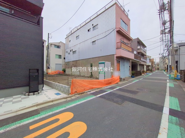 G00385614 東京都荒川区西尾久５丁目 新築一戸建て 7290万円 土地面積92.29m² (約27.91坪) 建物面積102.91m² (約31.13坪) 間取り３ＬＤＫ 築年月2026年04月【外観12】