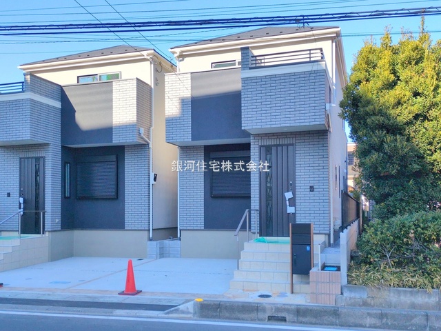 G00385619 埼玉県さいたま市大宮区櫛引町１丁目 新築一戸建て 5780万円 土地面積96.08m² (約29.06坪) 建物面積98.20m² (約29.70坪) 間取り３ＳＬＤＫ 築年月2025年12月(築１年以内)【外観2】