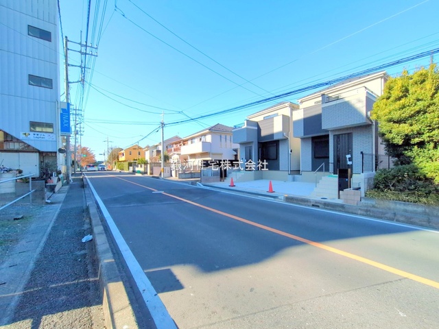 G00385619 埼玉県さいたま市大宮区櫛引町１丁目 新築一戸建て 5780万円 土地面積96.08m² (約29.06坪) 建物面積98.20m² (約29.70坪) 間取り３ＳＬＤＫ 築年月2025年12月(築１年以内)【外観3】