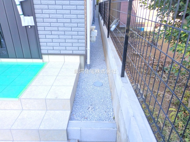 G00385619 埼玉県さいたま市大宮区櫛引町１丁目 新築一戸建て 5780万円 土地面積96.08m² (約29.06坪) 建物面積98.20m² (約29.70坪) 間取り３ＳＬＤＫ 築年月2025年12月(築１年以内)【外観4】