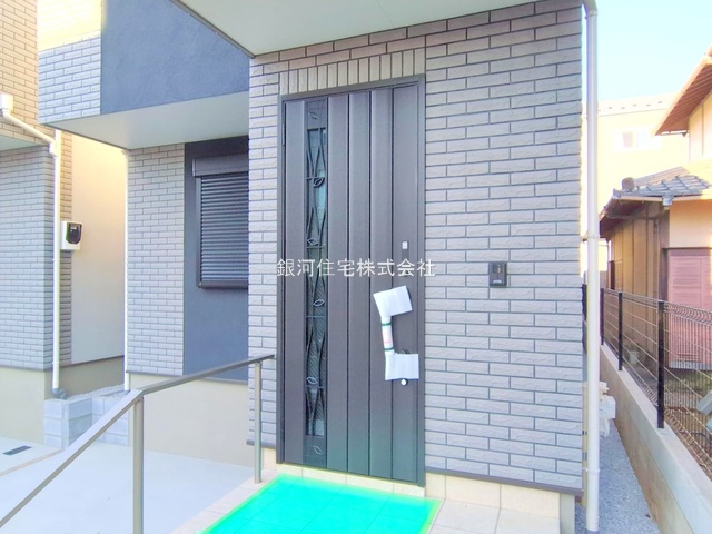 G00385619 埼玉県さいたま市大宮区櫛引町１丁目 新築一戸建て 5780万円 土地面積96.08m² (約29.06坪) 建物面積98.20m² (約29.70坪) 間取り３ＳＬＤＫ 築年月2025年12月(築１年以内)【外観15】